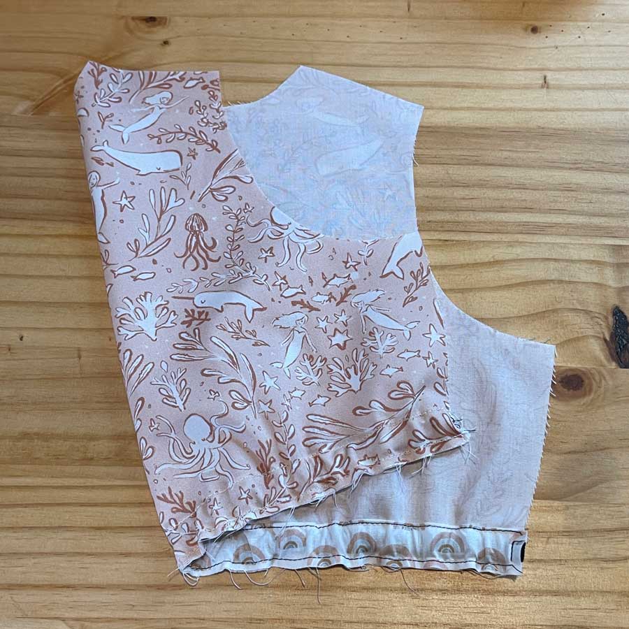 Hinterland Hack-a-thon: Make a V-neck dress with waist darts, elastic back, and widened sleeves 38