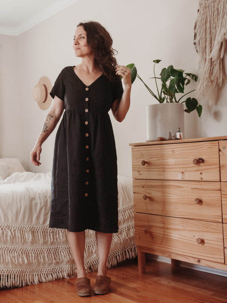 Hinterland Hack-a-thon: Make a V-neck dress with waist darts, elastic back, and widened sleeves 2