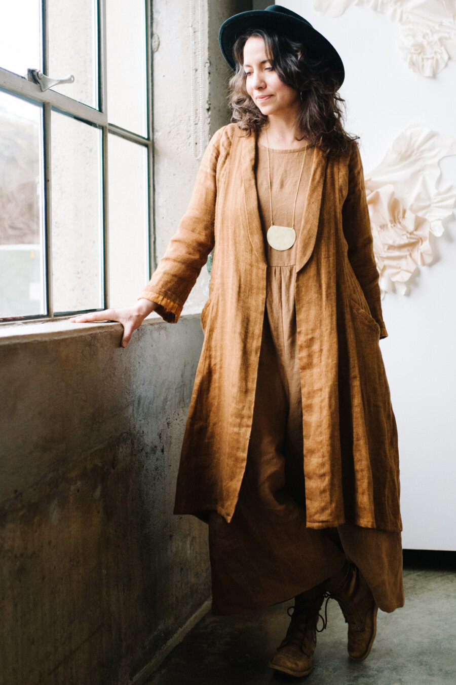 Meg McElwee wearing a Lichen Duster sewn from a Sew Liberated pattern