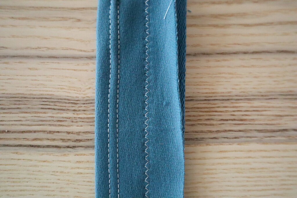 How to get a professional finish when sewing knits at home 5