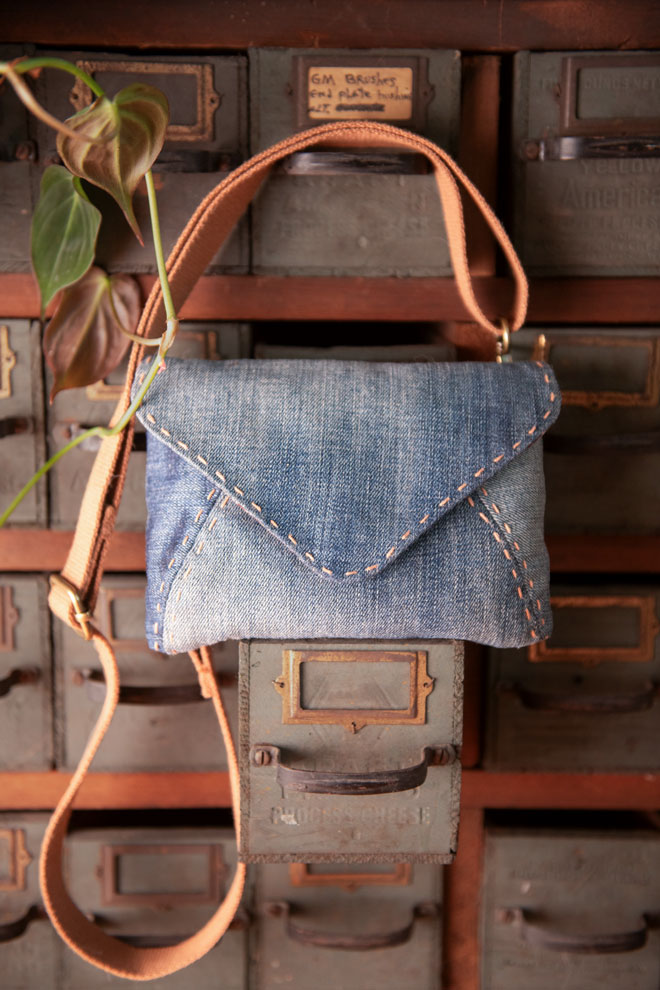 The Missive Bag convertible crossbody bag and fanny pack sewing pattern.