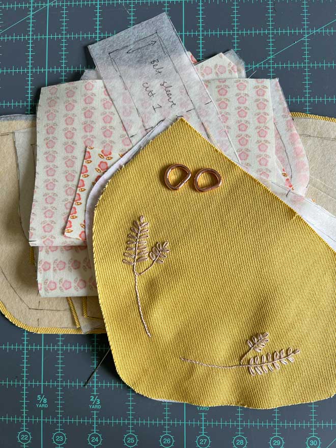 Embroidering the Missive Bag 3
